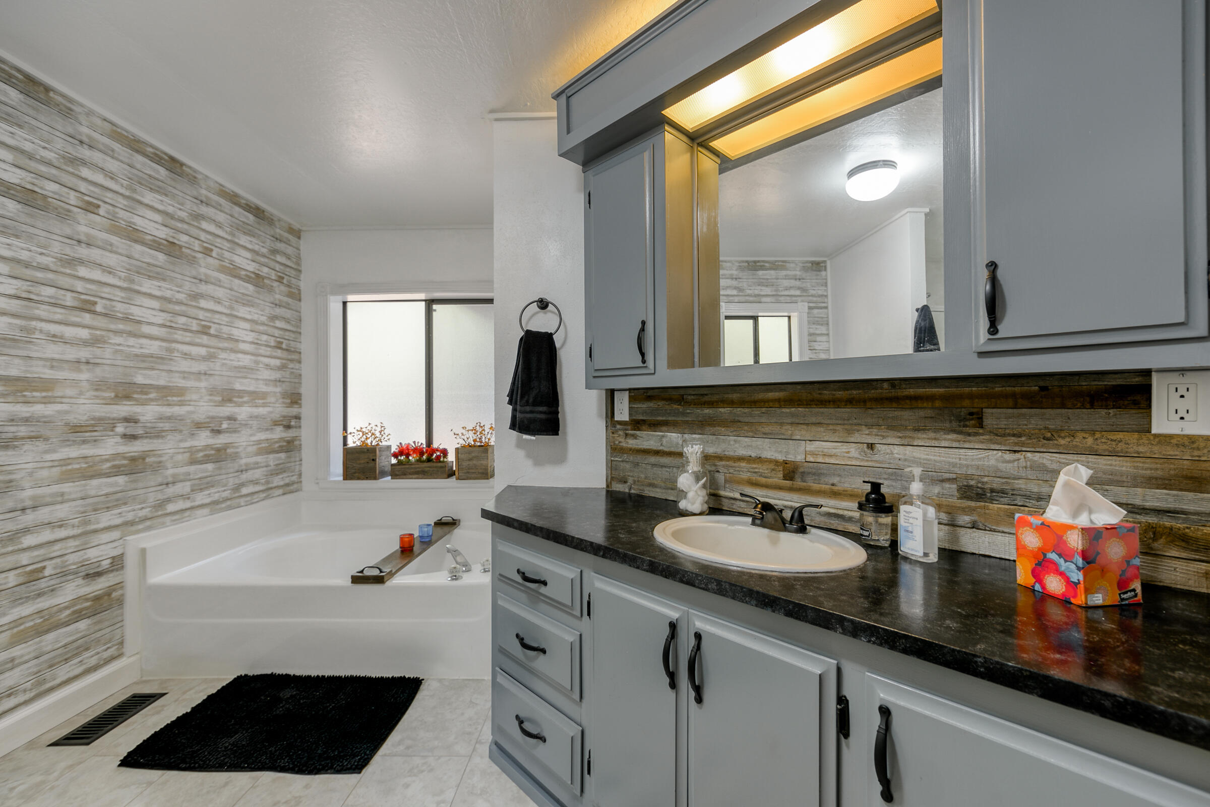 8133 Lake McCumber Road Shingletown, CA 96088 - Photo 32 of 56 Master Bath