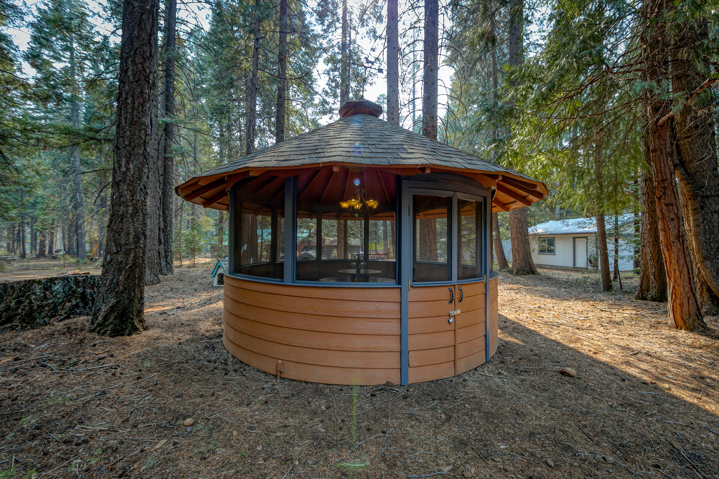 8133 Lake McCumber Road Shingletown, CA 96088 - Photo 5 of 56 Gazebo
