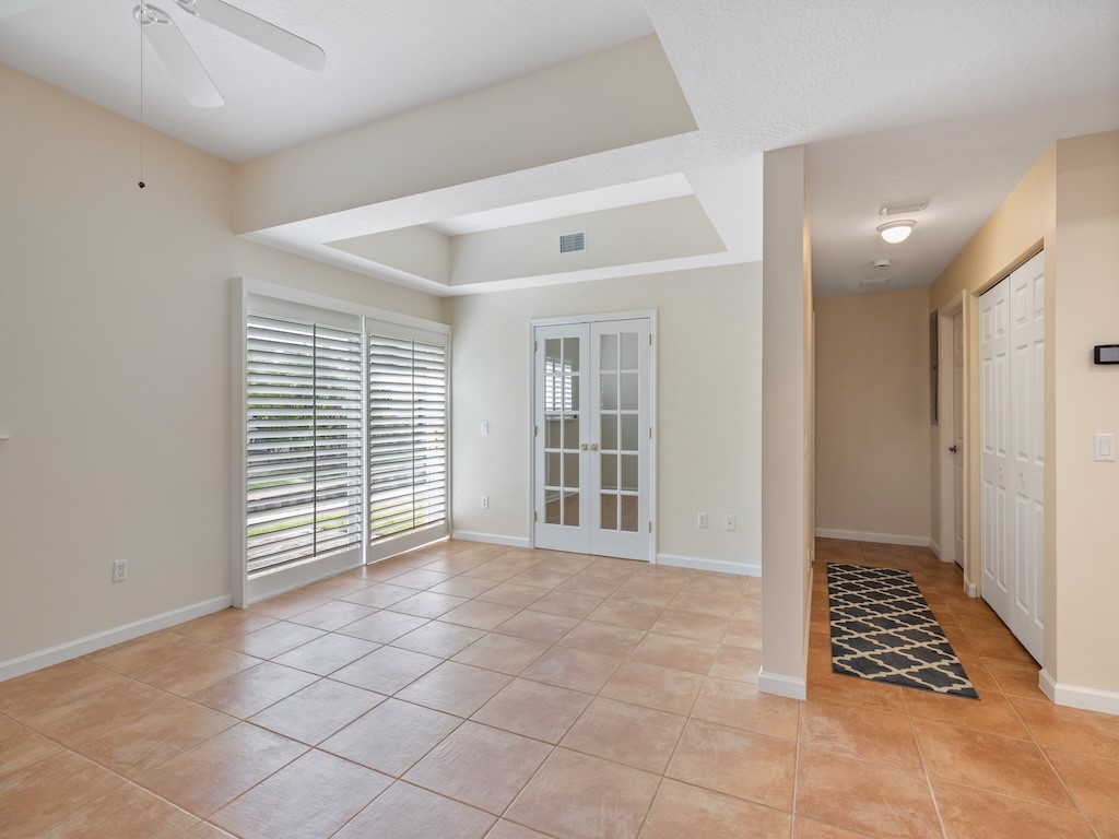 544 7th Square Southwest, Unit 101 Vero Beach, FL 32962 - Photo 12 of 34
