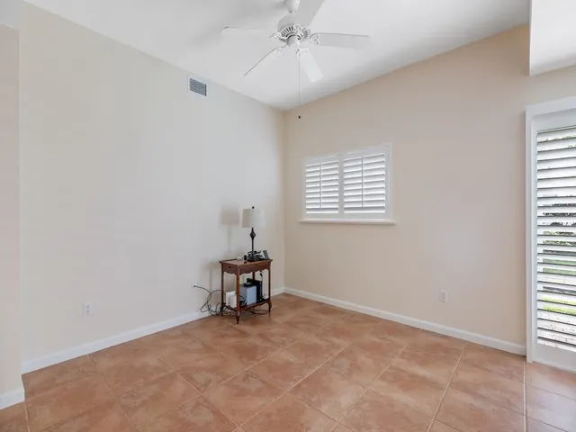 $235,000 | 544 7th Square Southwest, Unit 101, Vero Beach, FL 32962