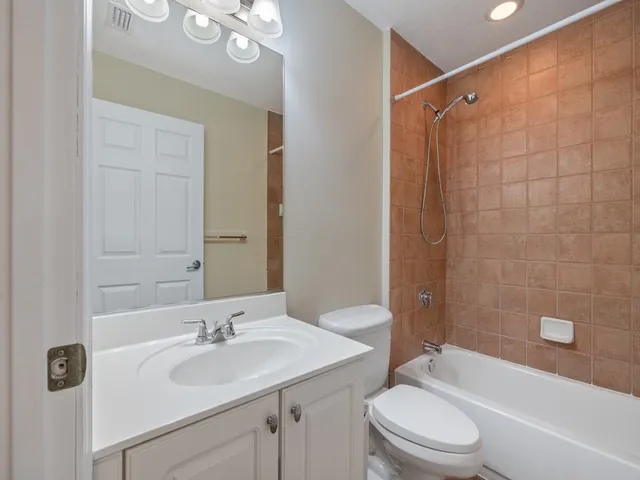 $235,000 | 544 7th Square Southwest, Unit 101, Vero Beach, FL 32962