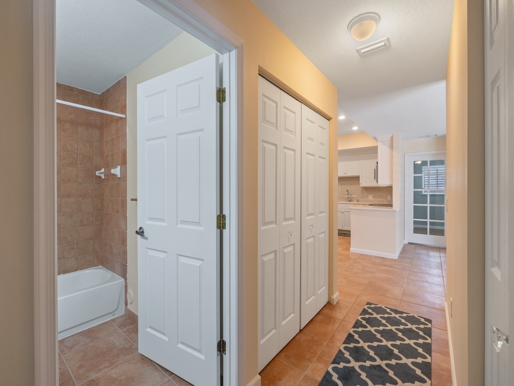 544 7th Square Southwest, Unit 101 Vero Beach, FL 32962 - Photo 19 of 34