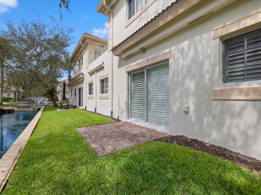 544 7th Square Southwest, Unit 101 Vero Beach, FL 32962 - Photo 26 of 34