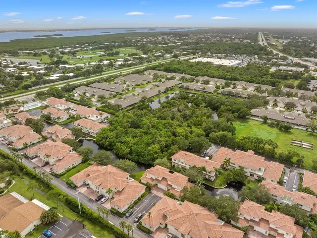 $235,000 | 544 7th Square Southwest, Unit 101, Vero Beach, FL 32962