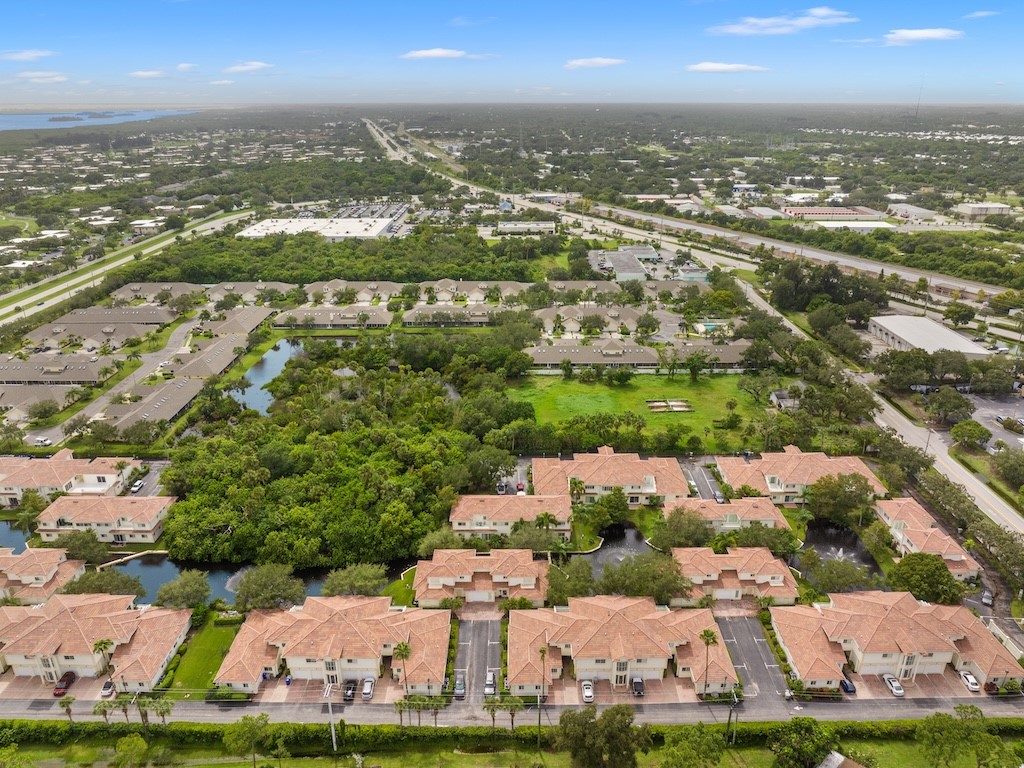 544 7th Square Southwest, Unit 101 Vero Beach, FL 32962 - Photo 32 of 34