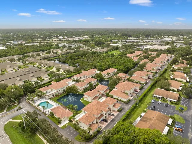 $235,000 | 544 7th Square Southwest, Unit 101, Vero Beach, FL 32962