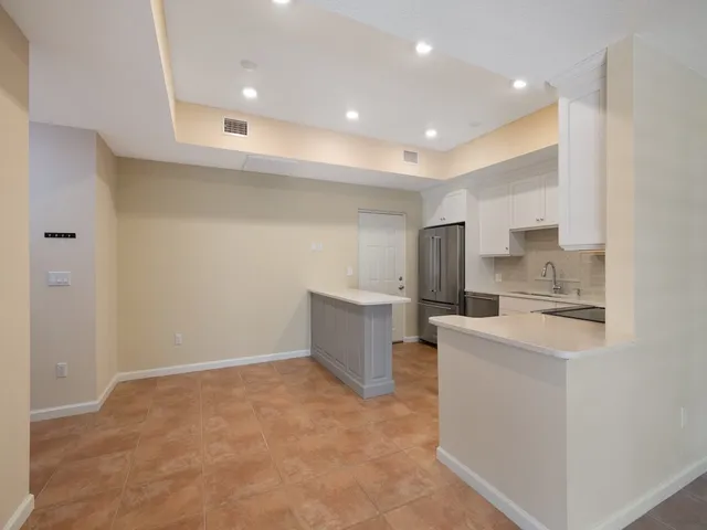 $235,000 | 544 7th Square Southwest, Unit 101, Vero Beach, FL 32962