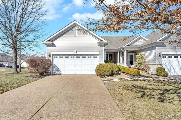 $389,900 | 2229 Hawks Landing Drive, Lake St. Louis, MO 63367