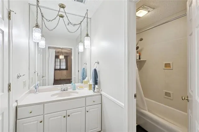 $2,900 | 1000 Rural Street, River Ridge, LA 70123