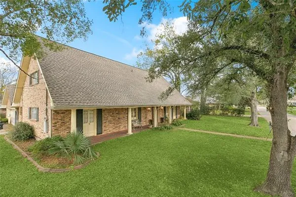 $2,600 | 1000 Rural Street, River Ridge, LA 70123