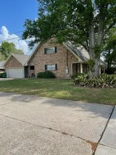 $2,600 | 1000 Rural Street, River Ridge, LA 70123