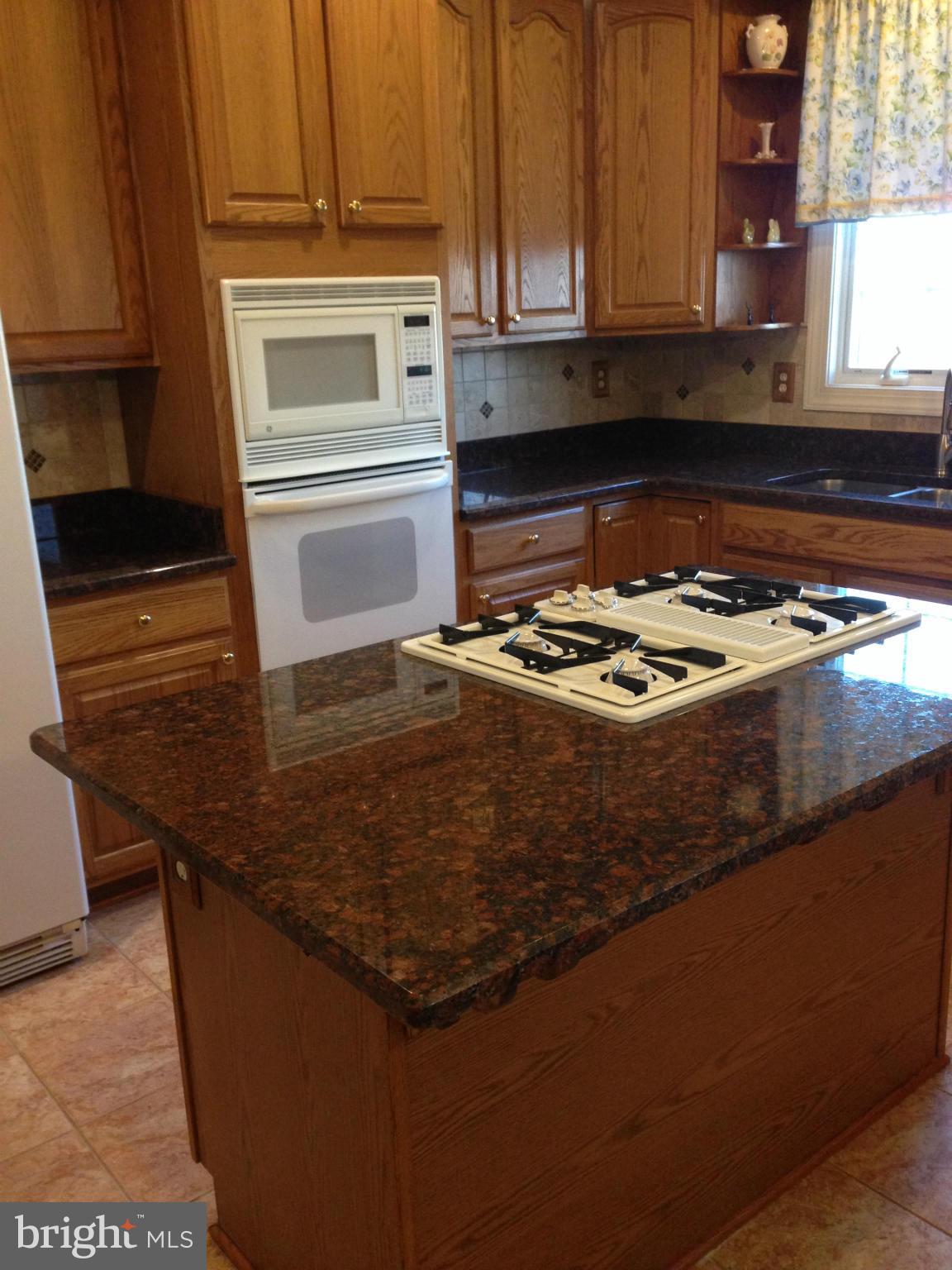 1981 Dennings Road New Windsor, MD 21776 - Photo 2 of 30 Kitchen