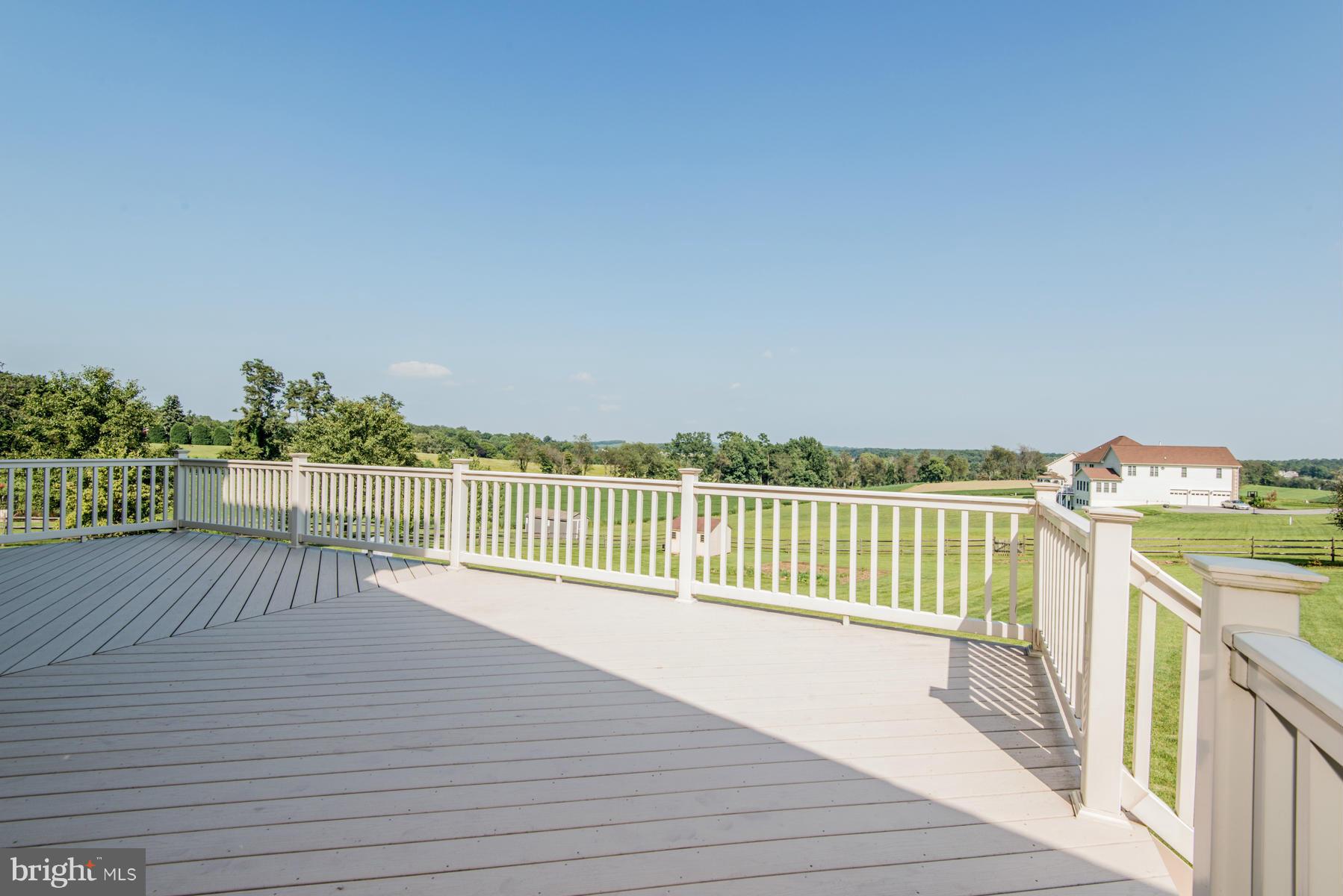 1981 Dennings Road New Windsor, MD 21776 - Photo 26 of 30 Deck