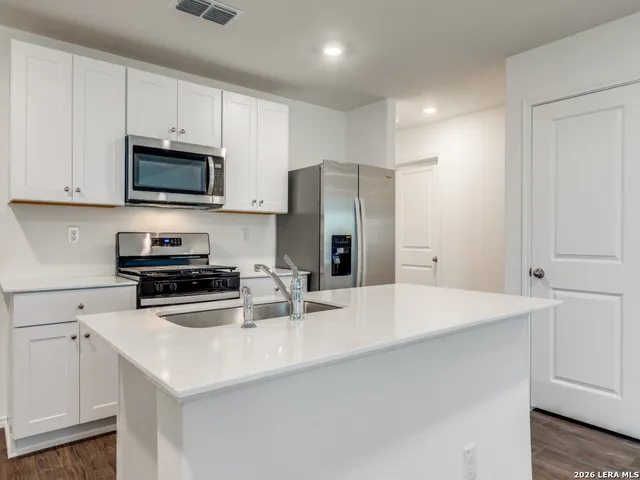 $1,800 | 13927 San Saba Falls, San Antonio, TX 78253