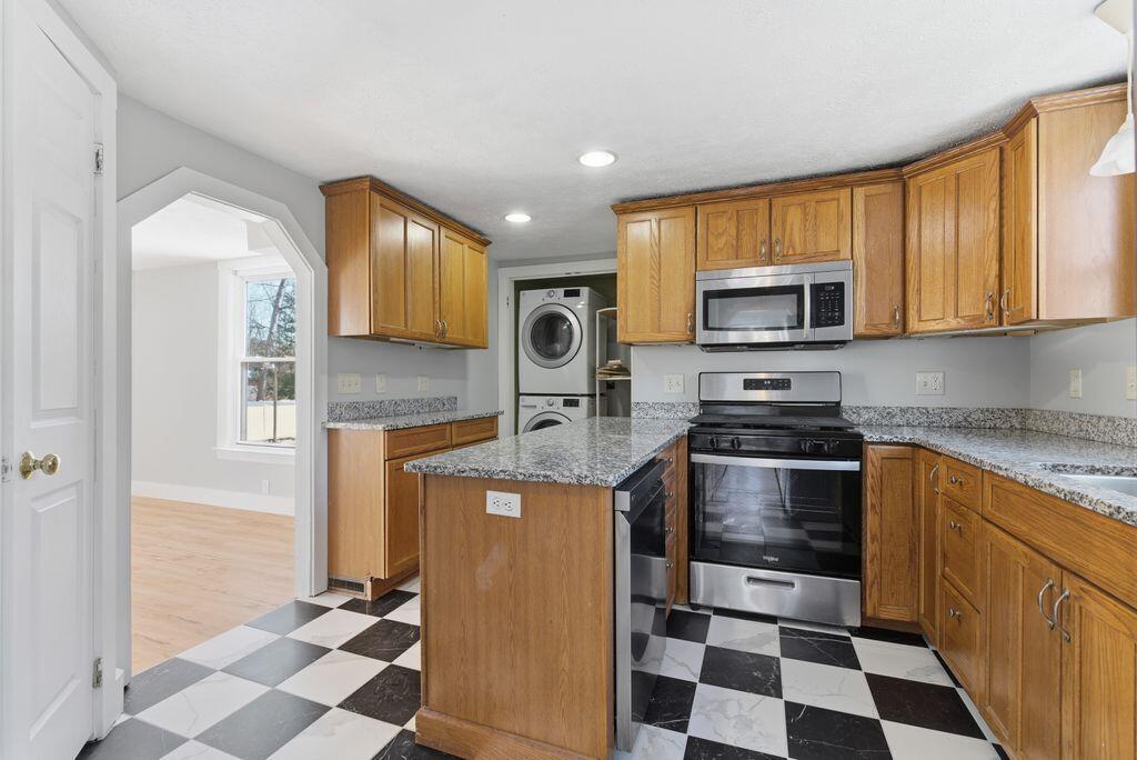 15 Union Street Saco, ME 04072 - Photo 7 of 24 8_DSC04030