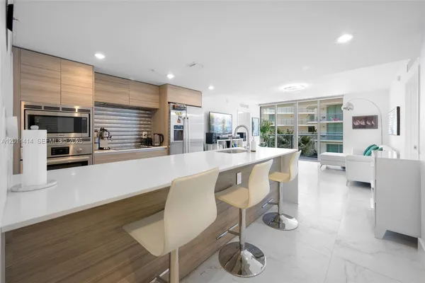$4,450 | 6620 Indian Creek Drive, Unit 406, Miami Beach, FL 33141