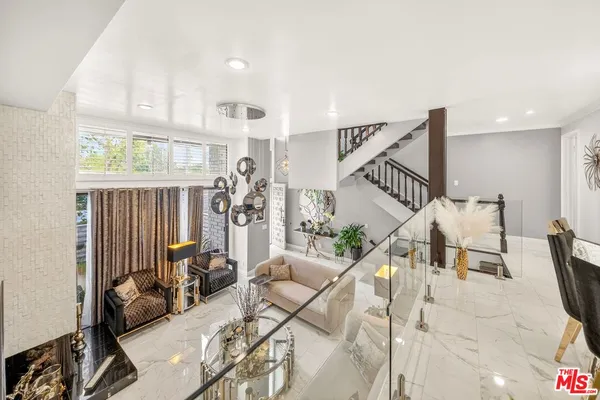 $849,000 | 5305 White Oak Avenue, Unit F, Encino, CA 91316