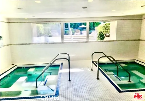$849,000 | 5305 White Oak Avenue, Unit F, Encino, CA 91316