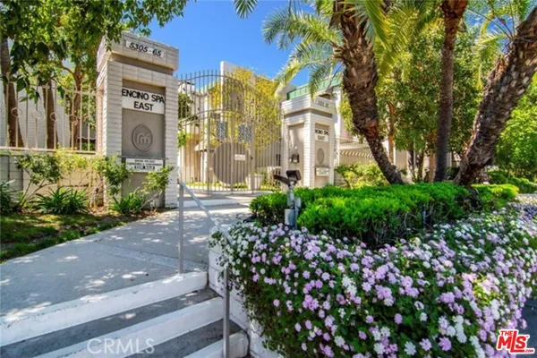 $849,000 | 5305 White Oak Avenue, Unit F, Encino, CA 91316