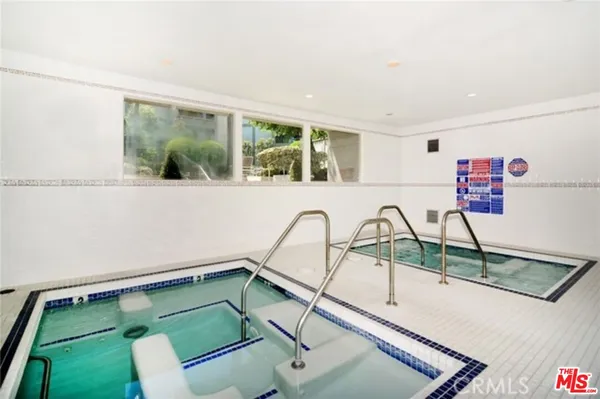 $849,000 | 5305 White Oak Avenue, Unit F, Encino, CA 91316