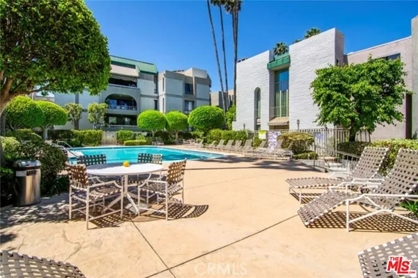 $849,000 | 5305 White Oak Avenue, Unit F, Encino, CA 91316