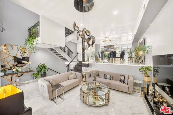 $849,000 | 5305 White Oak Avenue, Unit F, Encino, CA 91316