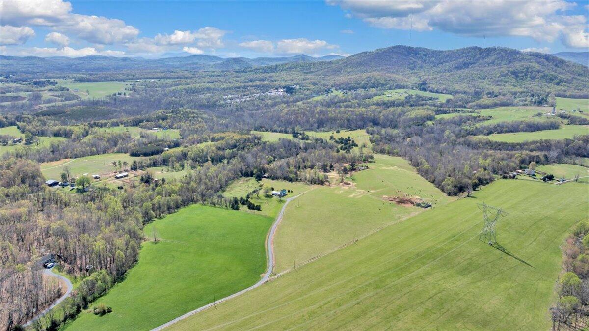 3861 Wheatland Road Bedford, VA 24523 - Photo 82 of 99 081-DJI_20260407141128_0370_D