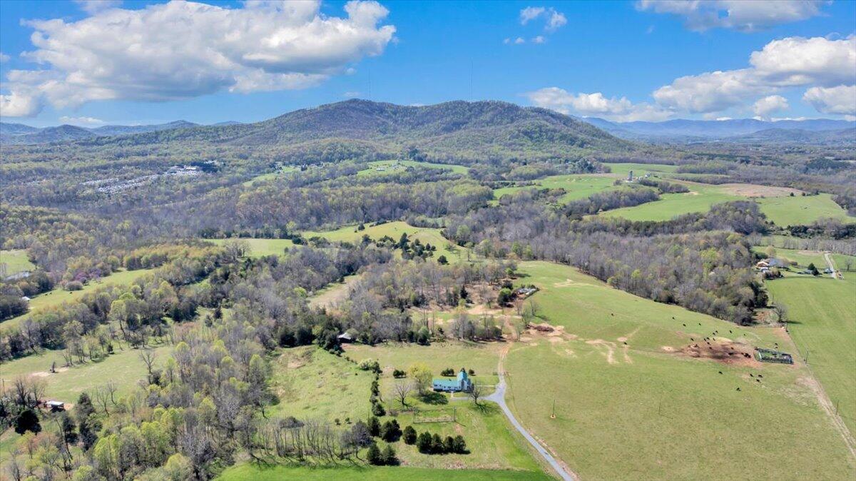 3861 Wheatland Road Bedford, VA 24523 - Photo 87 of 99 086-DJI_20260407141311_0375_D