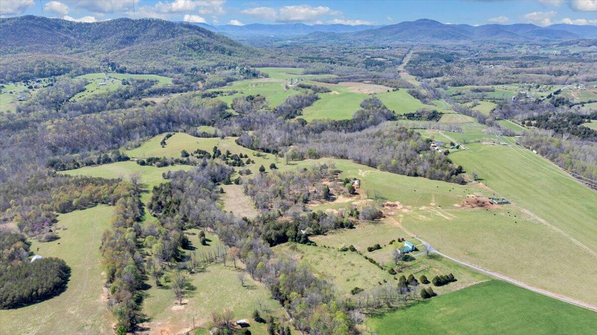 3861 Wheatland Road Bedford, VA 24523 - Photo 89 of 99 088-DJI_20260407141400_0377_D