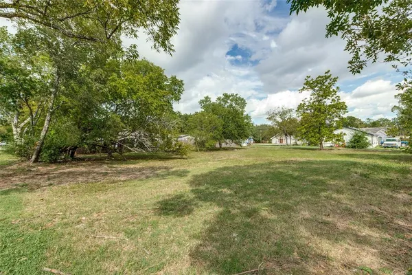 $180,000 | 906 Hamilton Street, McKinney, TX 75069