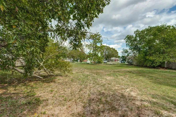 $180,000 | 906 Hamilton Street, McKinney, TX 75069