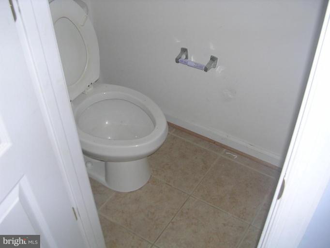10217 Brighton Ridge Way, Unit 121 Columbia, MD 21044 - Photo 4 of 17 Half Bath 1