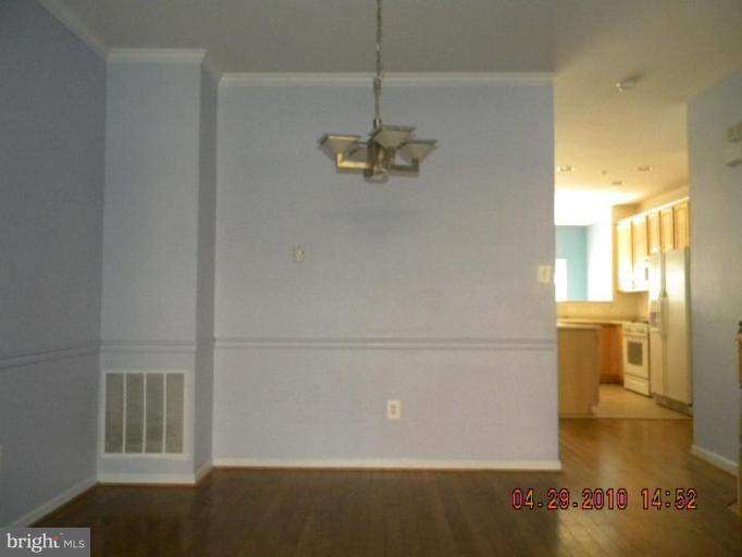 10217 Brighton Ridge Way, Unit 121 Columbia, MD 21044 - Photo 6 of 17 Dining Room