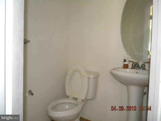 10217 Brighton Ridge Way, Unit 121 Columbia, MD 21044 - Photo 10 of 17 Half Bath 2