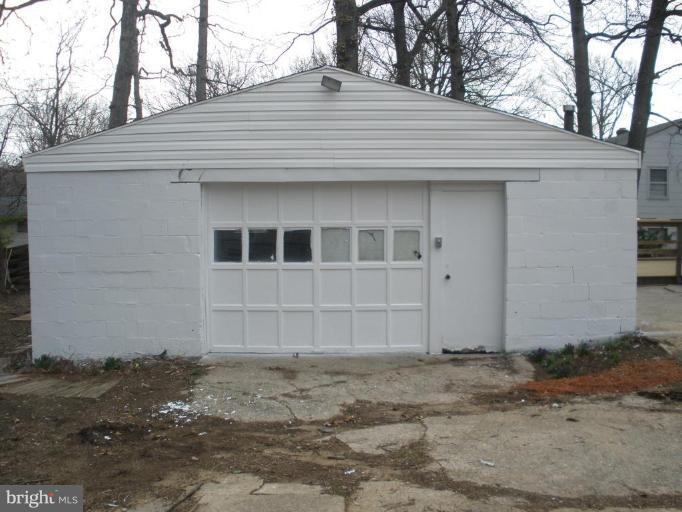 6902 Good Luck Road Hyattsville, MD 20784 - Photo 15 of 23 Garage 1