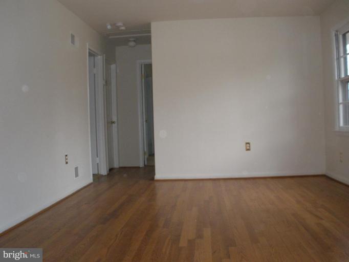 6902 Good Luck Road Hyattsville, MD 20784 - Photo 6 of 23 Living Room