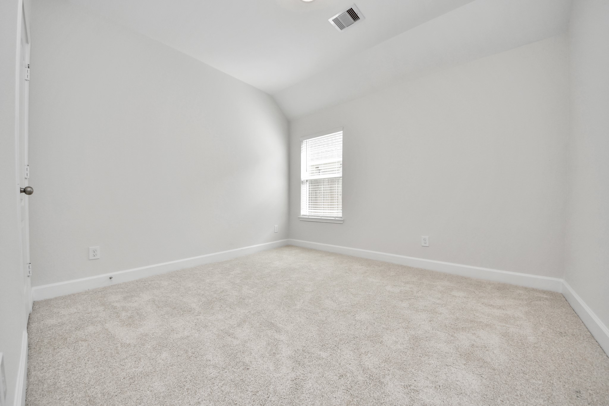 1614 Diamond Mountain Drive Rosharon, TX 77583 - Photo 26 of 40 an empty room with windows