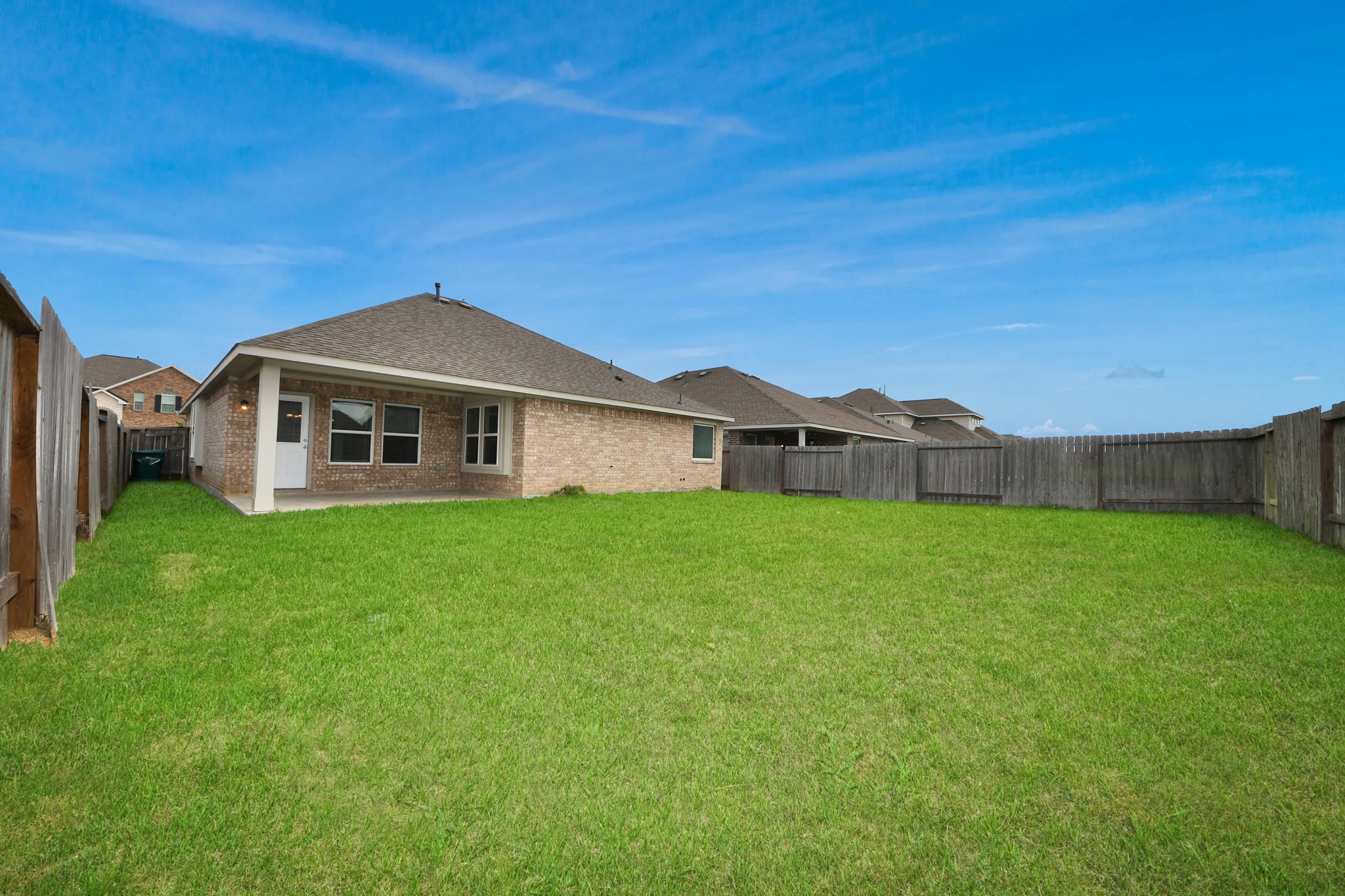 1614 Diamond Mountain Drive Rosharon, TX 77583 - Photo 34 of 40 a view of a house with a big yard