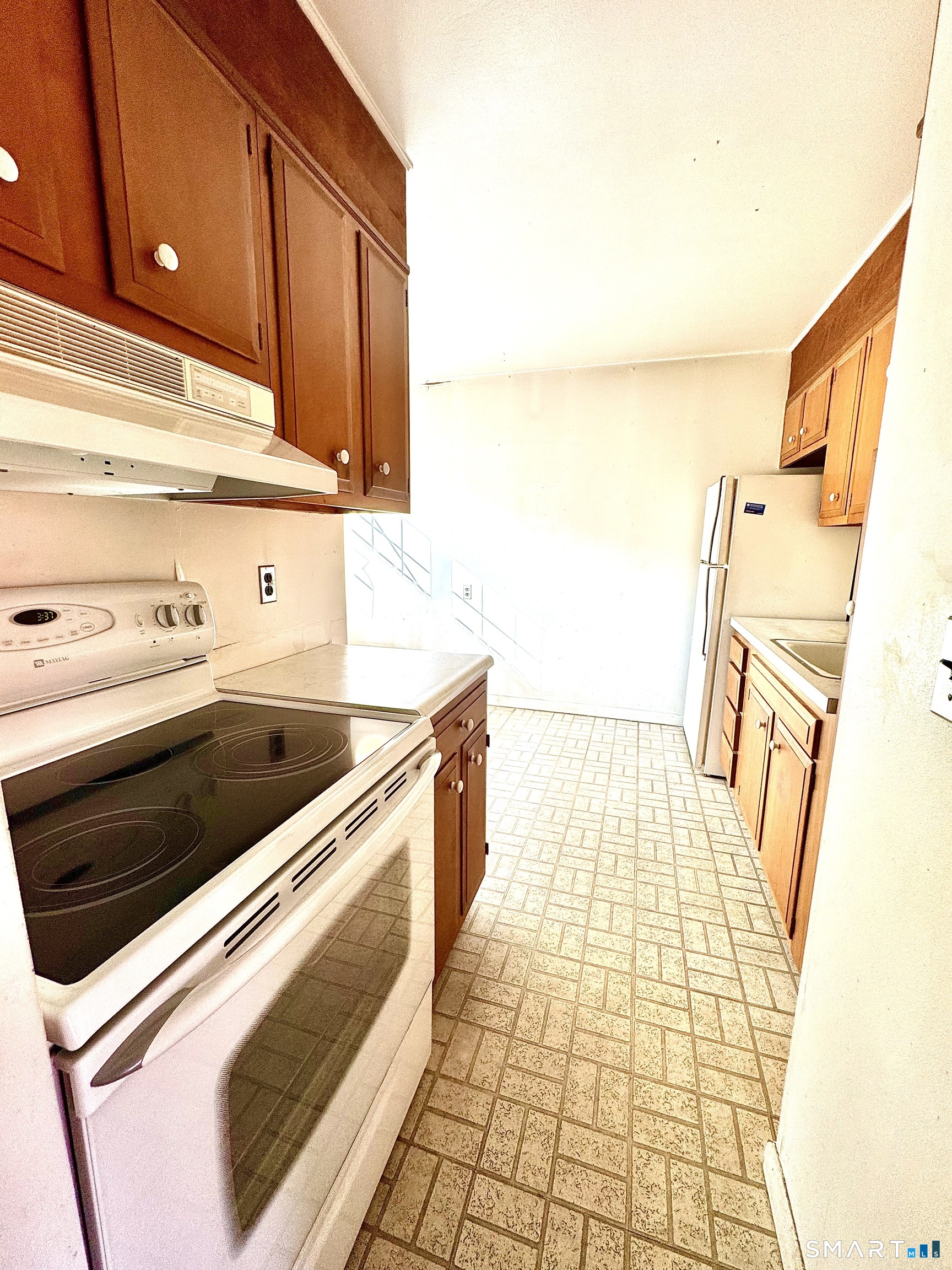 39 Woodway Road, Unit C5 Stamford, CT 06907 - Photo 13 of 55 Kitchen