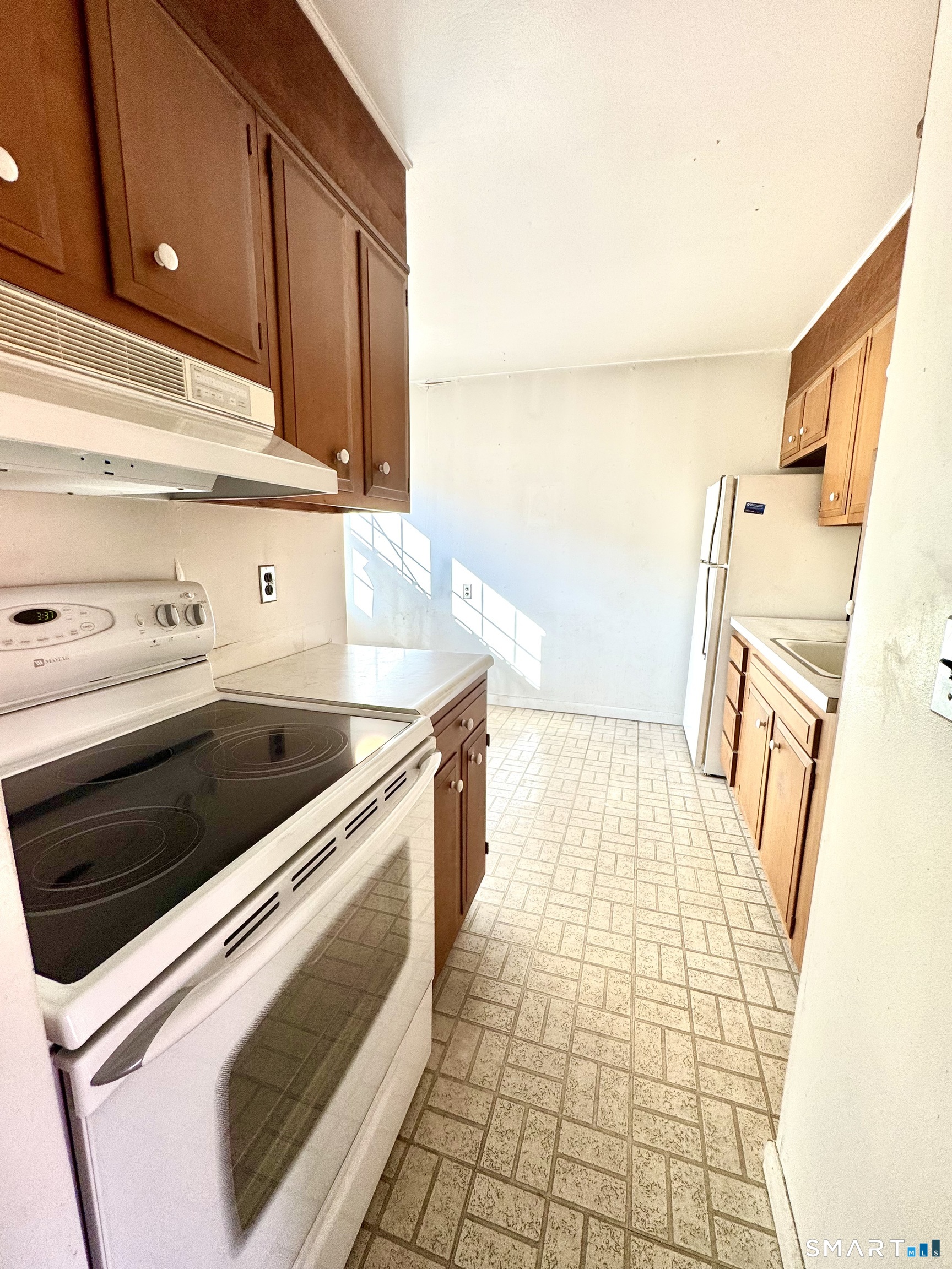 39 Woodway Road, Unit C5 Stamford, CT 06907 - Photo 14 of 55 Kitchen