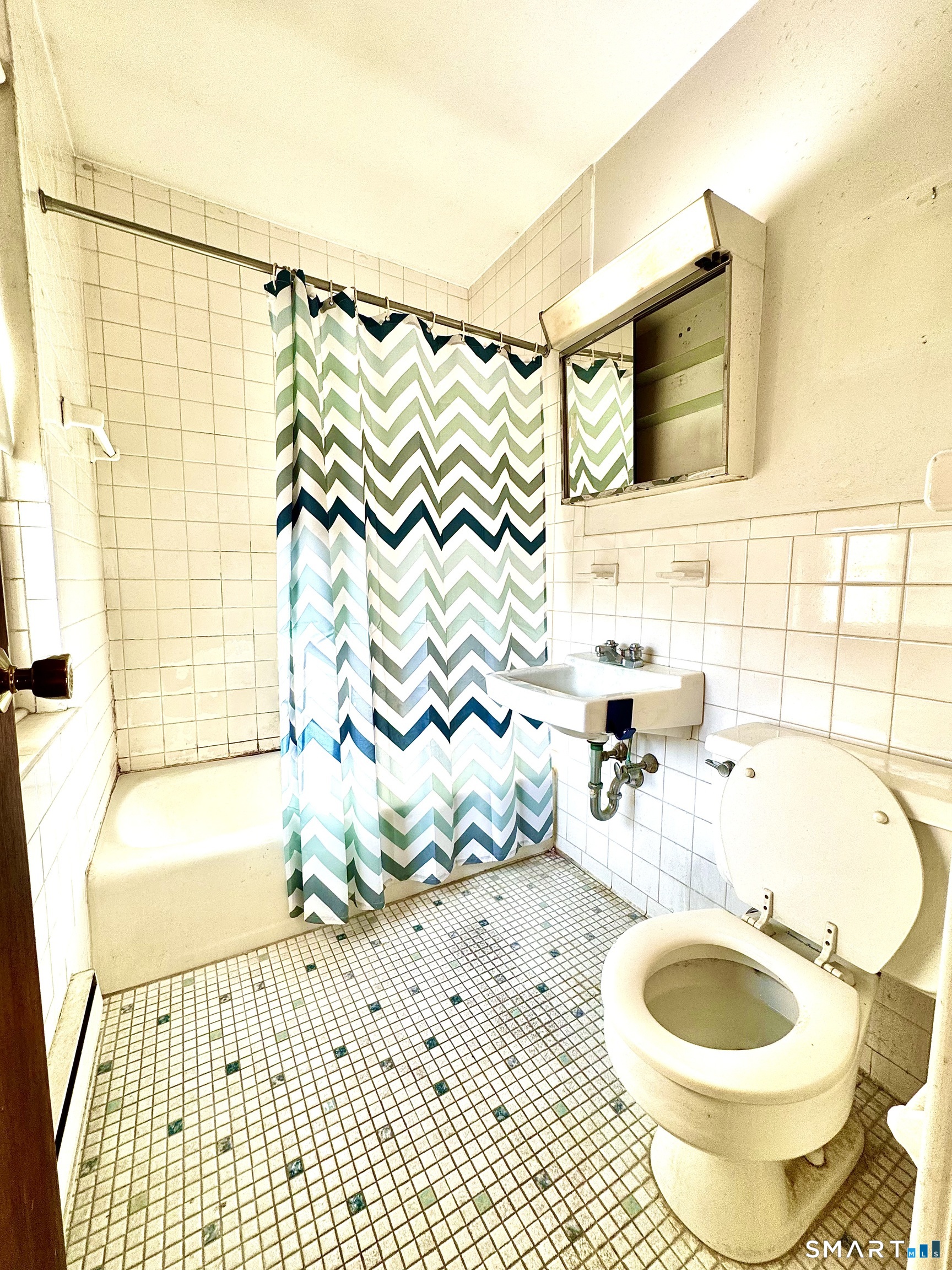 39 Woodway Road, Unit C5 Stamford, CT 06907 - Photo 21 of 55 UpstairsFull Bath