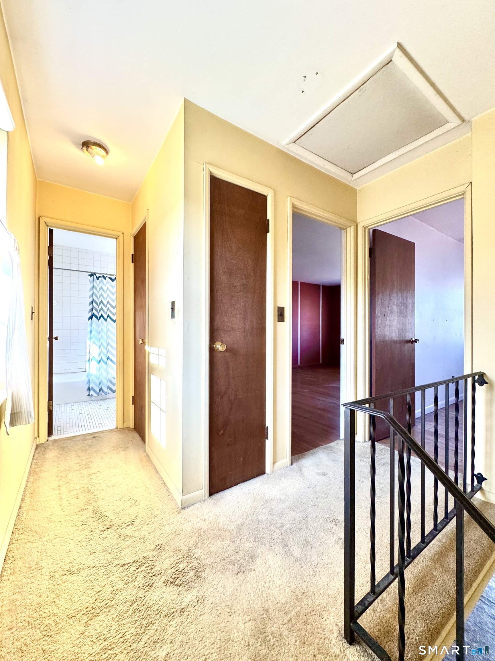 39 Woodway Road, Unit C5 Stamford, CT 06907 - Photo 40 of 55 Top of stairs landing