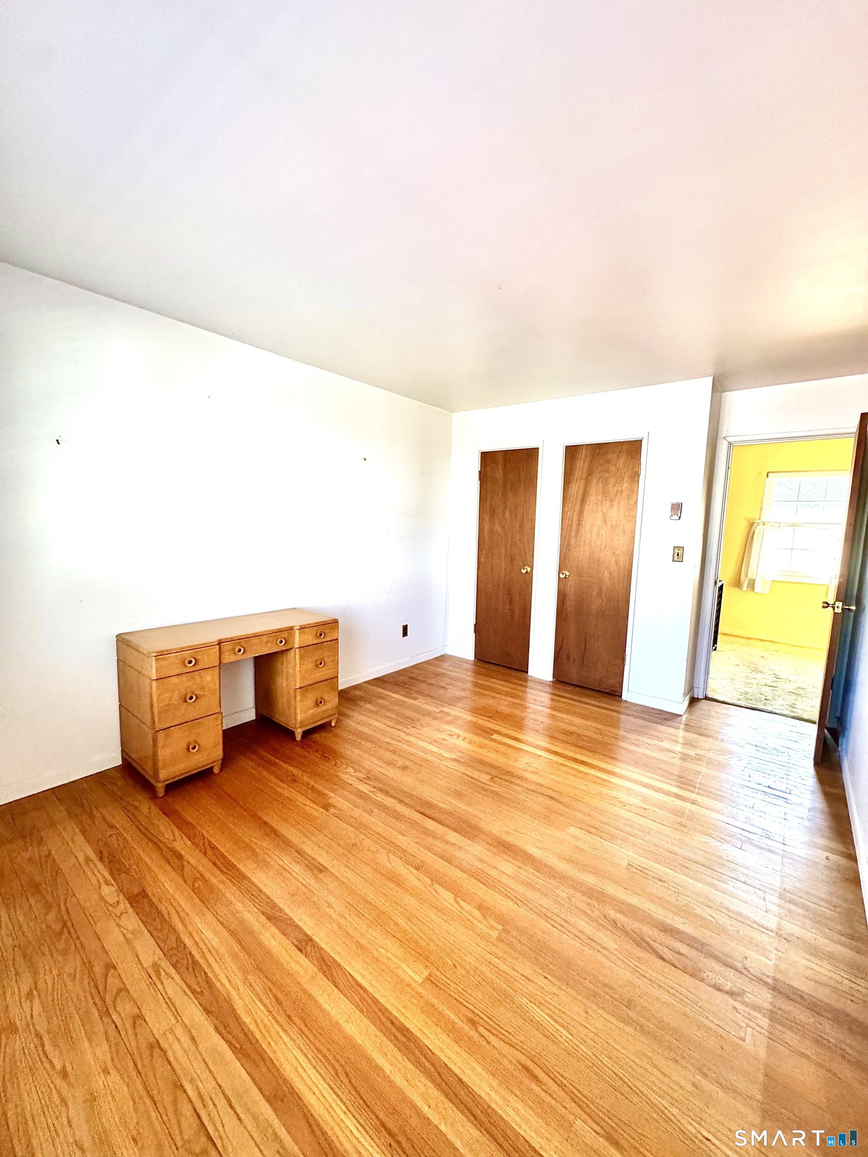 39 Woodway Road, Unit C5 Stamford, CT 06907 - Photo 44 of 55 2nd Bedroom, closets