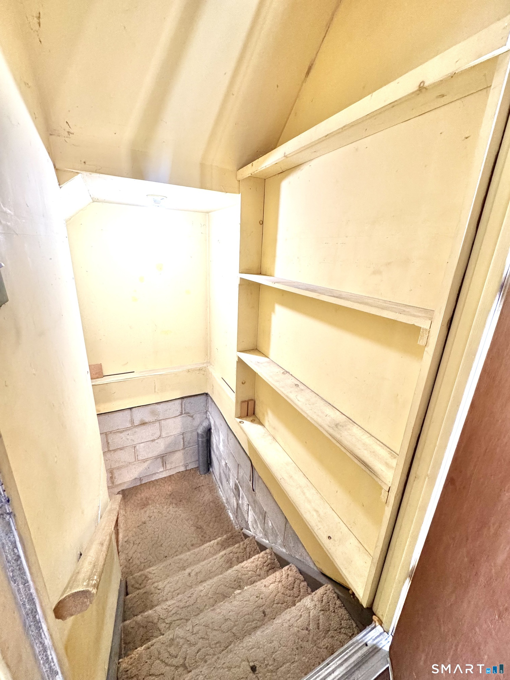 39 Woodway Road, Unit C5 Stamford, CT 06907 - Photo 46 of 55 Stairway down to garage