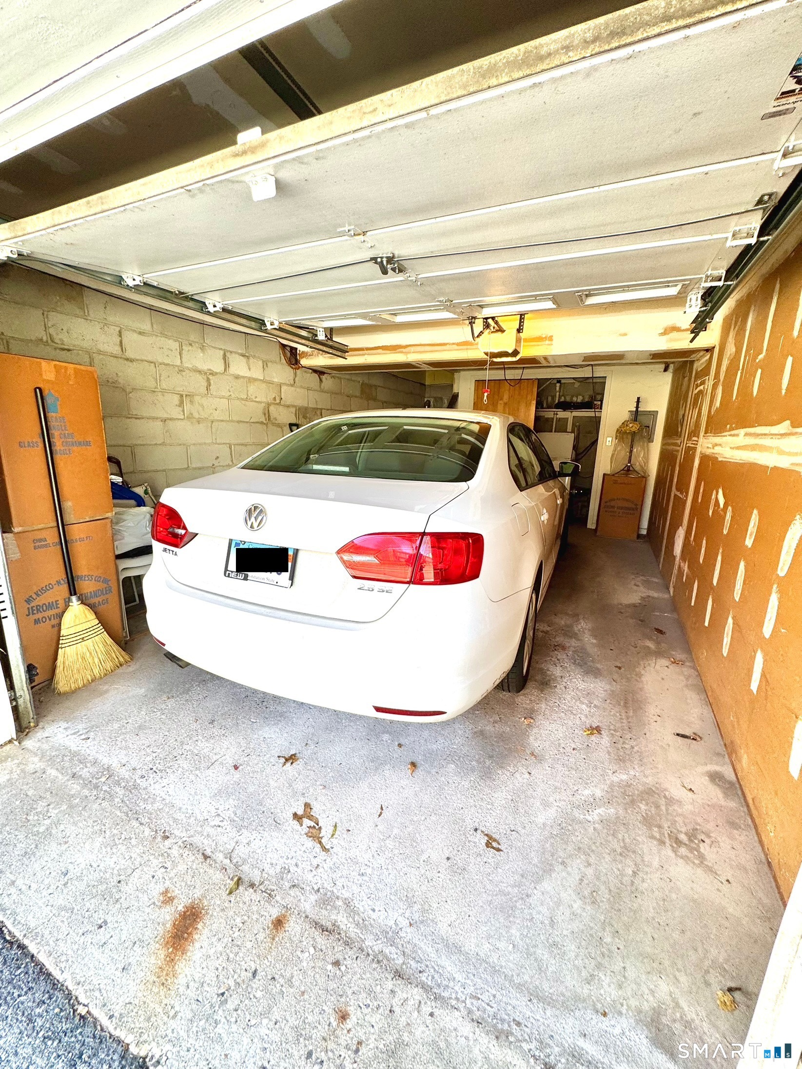 39 Woodway Road, Unit C5 Stamford, CT 06907 - Photo 49 of 55 1 car garage