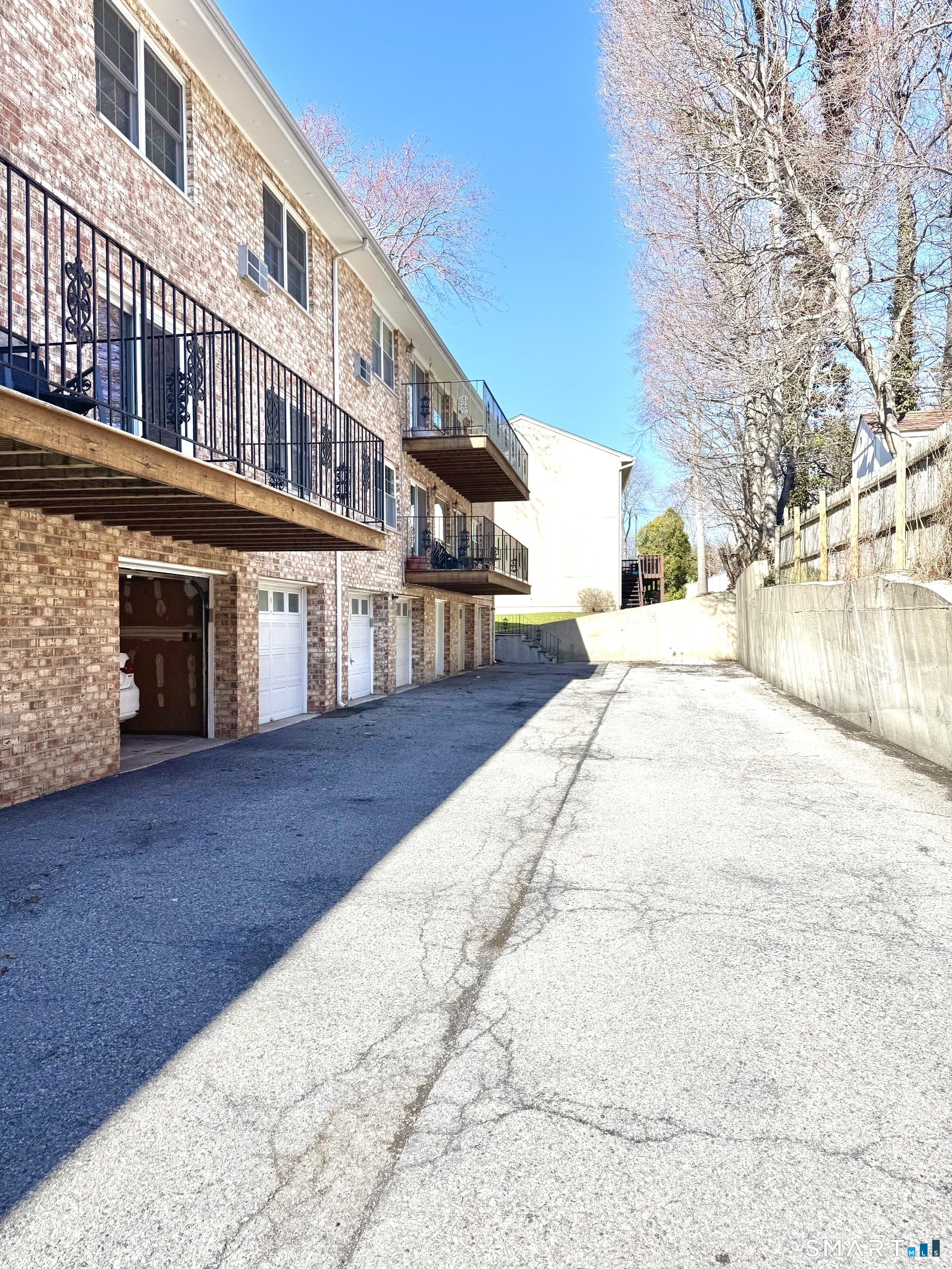 39 Woodway Road, Unit C5 Stamford, CT 06907 - Photo 51 of 55 Garage entry