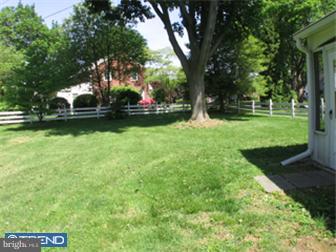 212 Woodcrest Road Media, PA 19063 - Photo 9 of 10 Exterior Side