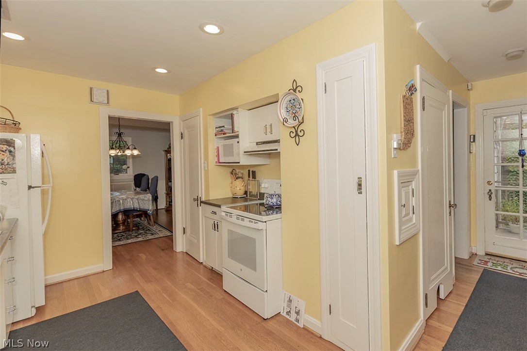 2447 Eaton Road University Heights, OH 44118 - Photo 12 of 35