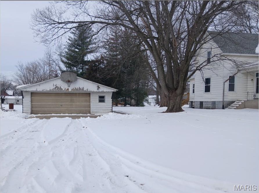 519 North Maple Street Staunton, IL 62088 - Photo 32 of 34