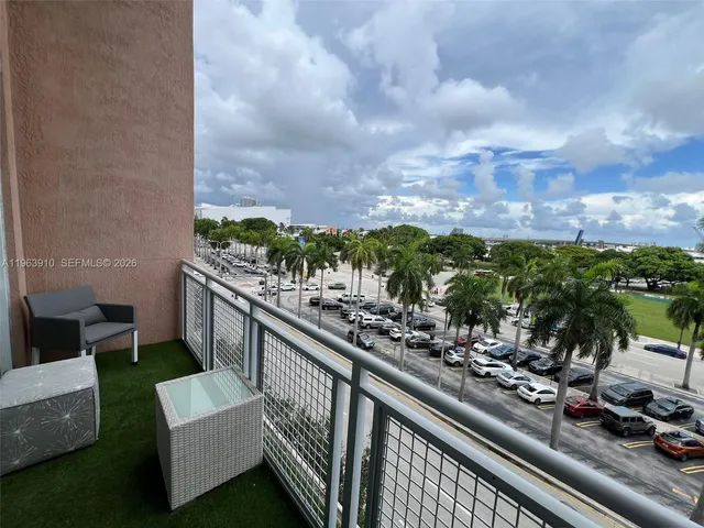 $3,500 | 253 Northeast 2nd Street, Unit 433, Miami, FL 33132